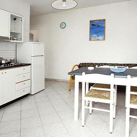 Apartment In Rosolina Mare With A Shared Pool Eksteriør bilde